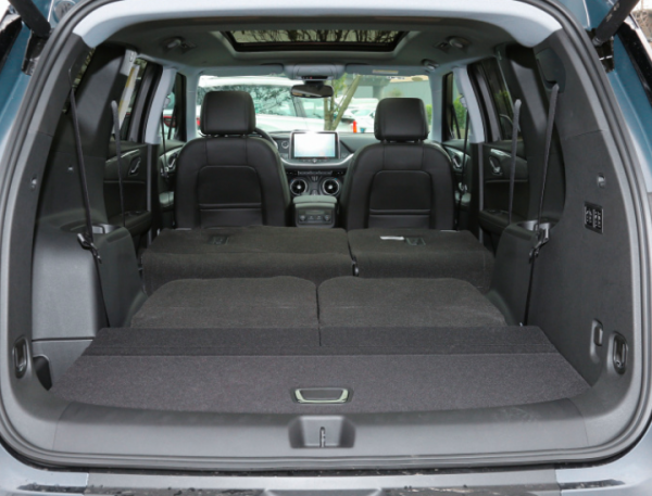 雪佛蘭開拓者，動力較佳油耗均衡，提供5座和7座