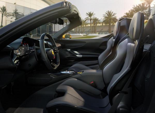 法拉利“新戰將”,1000匹馬力2.5s破百,開它出門真拉風 法拉利“新戰將”,1000匹馬力2.5s破百,開它出門真拉風