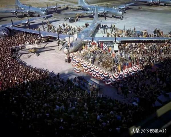 23張罕見照,蘇聯造的原子彈比美國的還大,夢露坐在地球儀上 23張罕見照,蘇聯造的原子彈比美國的還大,夢露坐在地球儀上