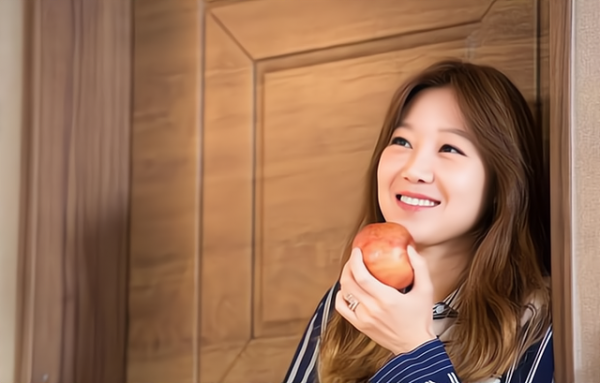 “你們家都是殘廢嗎”兒媳怒掀9人飯桌，終結了10年“保姆”生涯