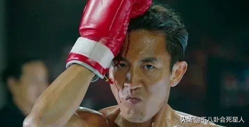 57歲黎耀祥為新劇減重18斤練出腹肌,內地演員卻靠假肌肉變型男 57歲黎耀祥為新劇減重18斤練出腹肌,內地演員卻靠假肌肉變型男