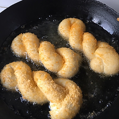 超經典的酸奶大麻花在家也能做