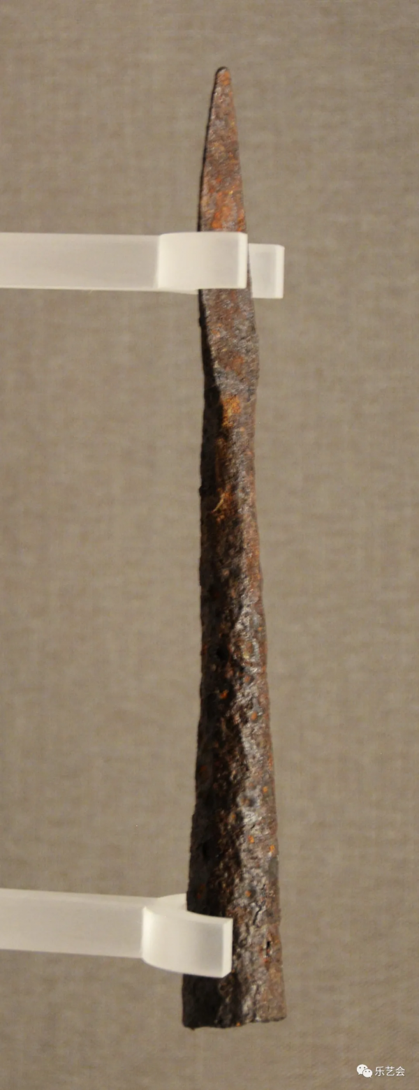 骨鳴嘀 角力帶 雙魚鏡:孟和套格套分享內蒙古博物院系列 骨鳴嘀 角力帶 雙魚鏡:孟和套格套分享內蒙古博物院系列