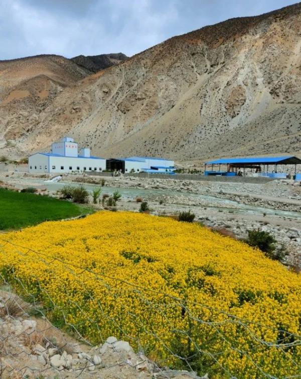 男子騎125摩托用9天時間從連灘西壩開到西藏拉薩，全程4千多公里