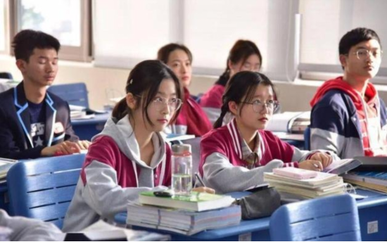 有關部門正式出手,私立高中或受“重創”,家長態度曖昧褒貶不一 有關部門正式出手,私立高中或受“重創”,家長態度曖昧褒貶不一