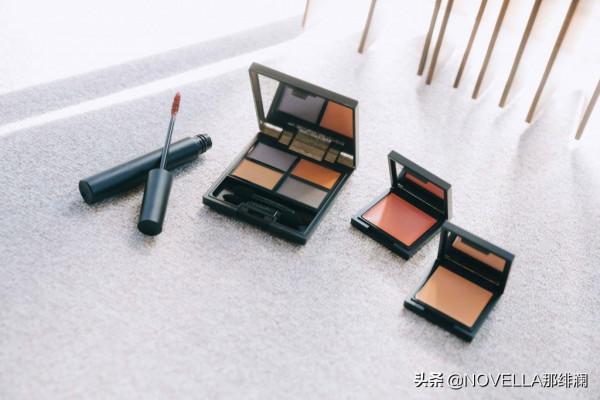 秋天穿夾克如何搭配妝容