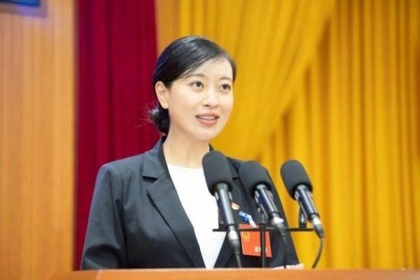 清華大學女博士當選河北縣長,曾在哈佛留學,不忘初心被贊接地氣 清華大學女博士當選河北縣長,曾在哈佛留學,不忘初心被贊接地氣