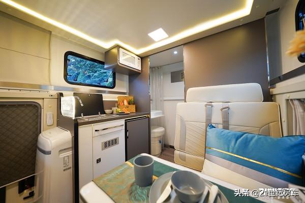 途酷神行太保房車來了,硬頂垂直升降,車高2米,隨意進出車庫 途酷神行太保房車來了,硬頂垂直升降,車高2米,隨意進出車庫