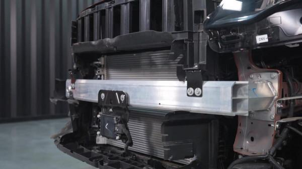 用料確實夠厚道!標緻4008對拆本田皓影 用料確實夠厚道!標緻4008對拆本田皓影