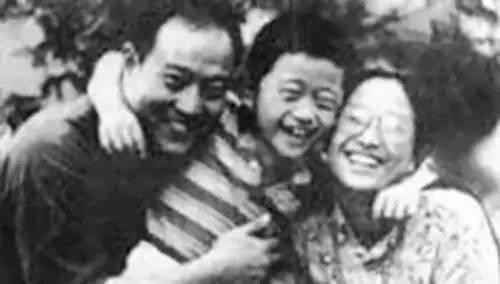 馮鞏搭檔牛群：被質疑貪汙，58歲妻離子散，這些年他過的有多慘？