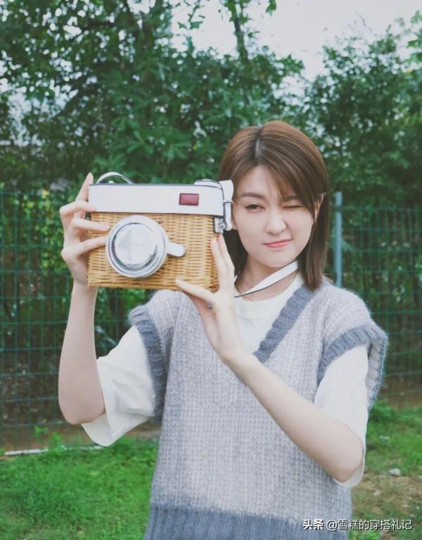 若你今年50歲,建議別留長卷發了,顯老!試試這3種短髮,真減齡 若你今年50歲,建議別留長卷發了,顯老!試試這3種短髮,真減齡