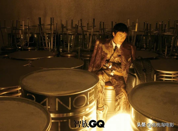 組圖:陳坤登四大刊“金九銀十”封面,不老男神風格百變 組圖:陳坤登四大刊“金九銀十”封面,不老男神風格百變