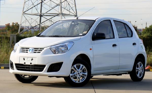 外觀嬌小、短途出行夠用,這兩款小型車適合上下班通勤 外觀嬌小、短途出行夠用,這兩款小型車適合上下班通勤