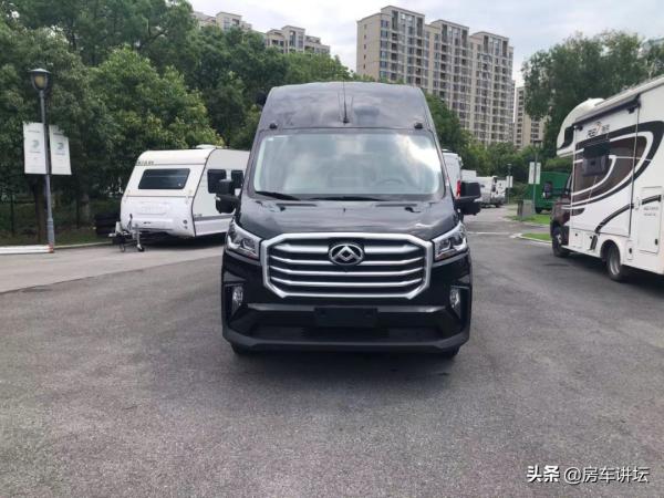 外觀沉穩低調,內飾出口工藝搭配航空座椅即豪華更舒適 外觀沉穩低調,內飾出口工藝搭配航空座椅即豪華更舒適