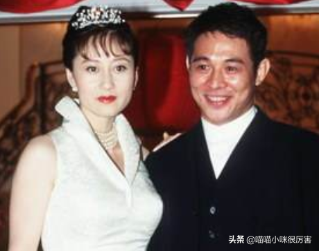 同是李連杰孩子，利智和黃秋燕的女兒，享受的父愛有差別