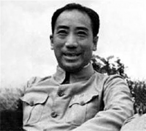 1938年秘書給毛主席點了一根菸，主席隨後將他調離：這個人有問題