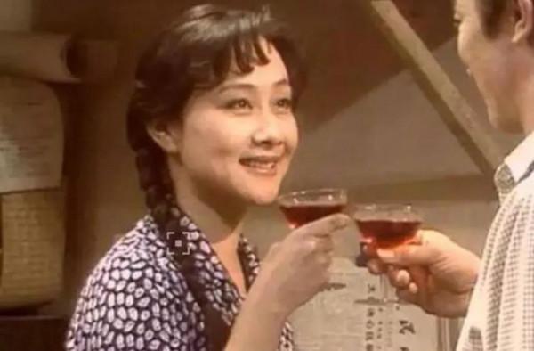 整容老去和自然老去的區別？4對同齡昔日貌美女星，如今差別驚人