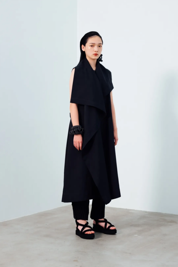 三宅一生｜他鐘愛褶皺，輪廓，解構，將時尚變成藝術