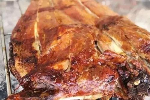 “生於內蒙,興於新疆”,烤全羊的遭遇或成“病態”,看如今啥樣 “生於內蒙,興於新疆”,烤全羊的遭遇或成“病態”,看如今啥樣