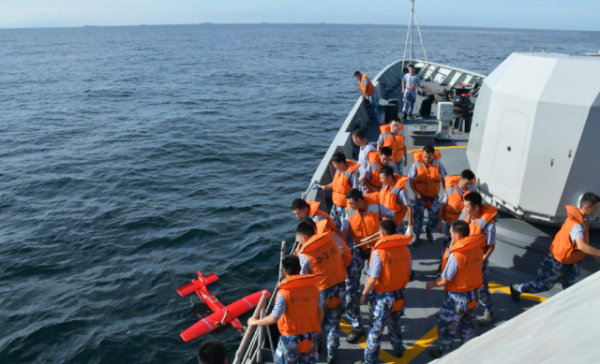 東部戰區2022年首次開訓,導彈驅逐艦模擬中彈起火,官兵表現亮眼 東部戰區2022年首次開訓,導彈驅逐艦模擬中彈起火,官兵表現亮眼