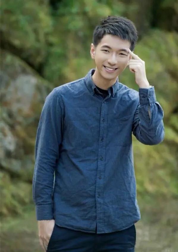 破舊的鄉村破屋