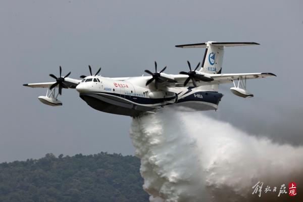 國產軍用無人機掛彈表演、殲20雙髮尾焰格外搶眼……中國航展現場大圖來啦