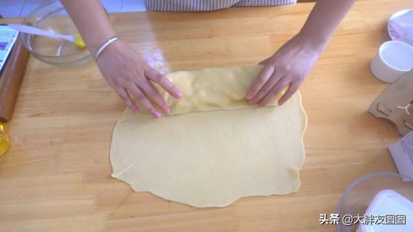 有蘋果嗎?這個食譜值得收藏,秋冬季,誰不愛吃熱乎乎的蘋果卷呢 有蘋果嗎?這個食譜值得收藏,秋冬季,誰不愛吃熱乎乎的蘋果卷呢