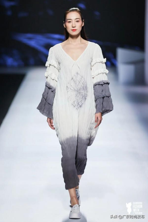 水墨丹青，翩若驚鴻——MOHUA墨話【染&amp;繡】非遺時尚秀丨2021灣區（廣東）時尚文化周-秋季