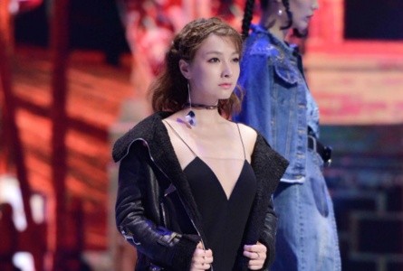 曾經的吳昕你愛搭不理，如今的她你高攀不起，果然是藏得太深