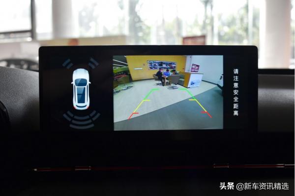 外形時尚配置科技，空間不小動力夠用，8萬級寶駿RS-3怎麼樣