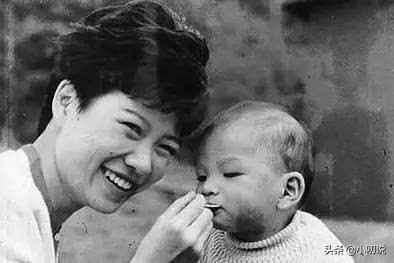 亦舒:搶閨蜜鄭佩佩男友,拒認親生骨肉,人生比流金歲月更精彩 亦舒:搶閨蜜鄭佩佩男友,拒認親生骨肉,人生比流金歲月更精彩