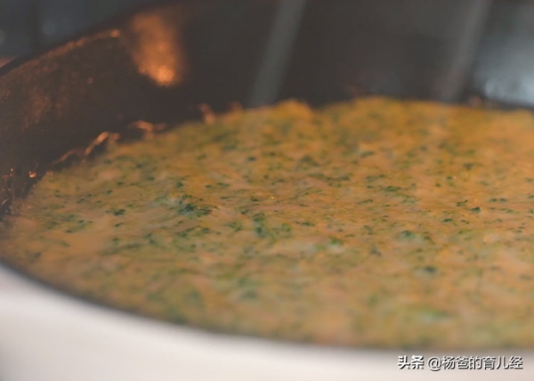 西蘭花風味的番茄芝士披薩，鮮香拉絲又解饞，孩子愛吃的美味輔食