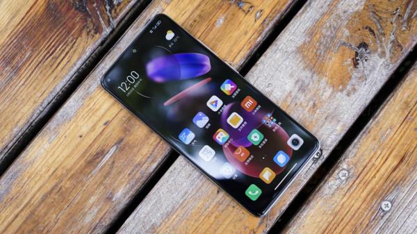 2021年幾乎零差評的4款手機，覆蓋中、高、低三檔，閉眼入手即可