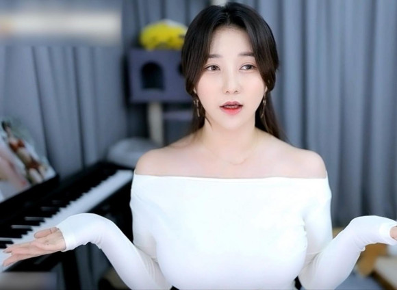 韓國網紅감동란福利圖賞 想變成小貓咪踩大歐派