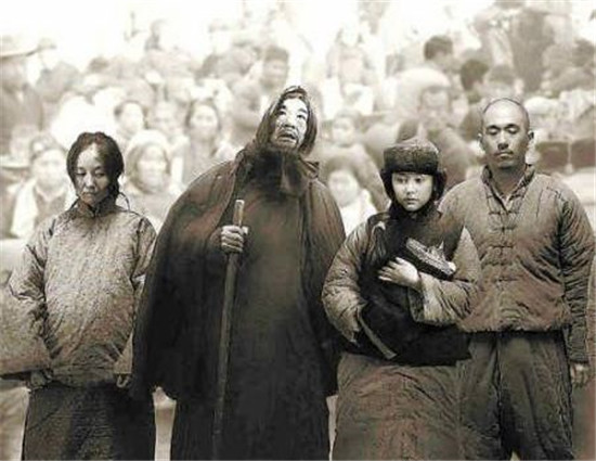 為演饑民拍戲途中餓到昏倒，2年沒吃過大米，張國立為角色不要命