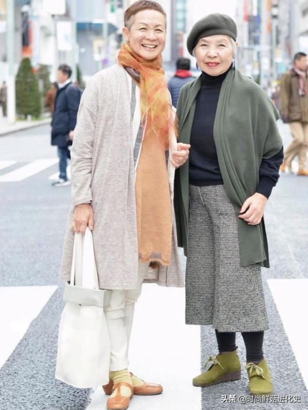 日本街頭“老年人”多會穿?穿衣簡單日常,不扮嫩不老氣,太講究 日本街頭“老年人”多會穿?穿衣簡單日常,不扮嫩不老氣,太講究