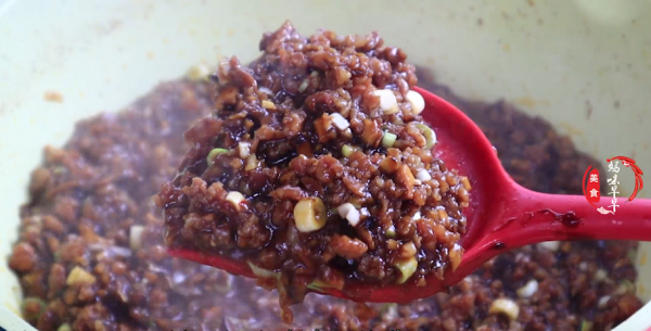 郭德綱吃炸醬麵，要忙活3天，其實沒這麼講究，這樣做一樣好吃