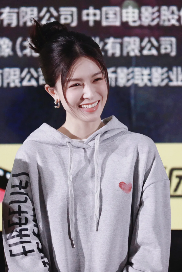 每日八卦:by2姐妹反目?霍尊不放過前任?華晨宇鄧紫棋和好? 每日八卦:by2姐妹反目?霍尊不放過前任?華晨宇鄧紫棋和好?