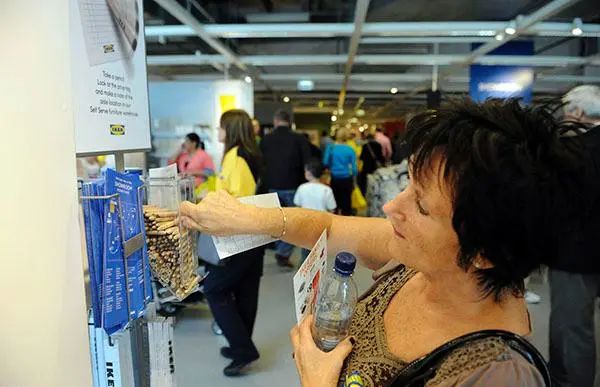 宜家每年被「順」走多少餐具？