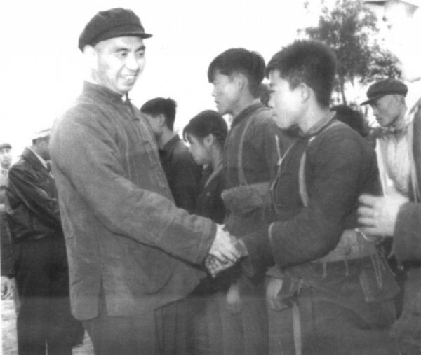 1982年，開國上將楊勇咳嗽不止，醫生一摸腹部：肝怎麼掉下來了？