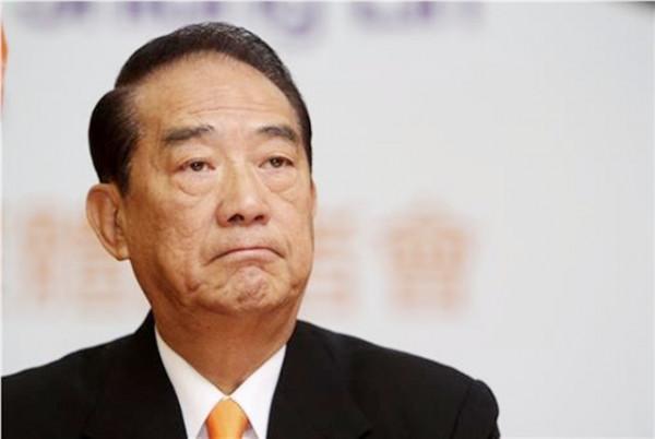 邱毅與前妻的愛與痛,三個小孩,成了邱毅思念前妻的精神依靠 邱毅與前妻的愛與痛,三個小孩,成了邱毅思念前妻的精神依靠