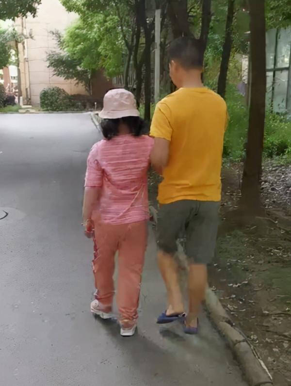 顱內生殖細胞瘤切除術後腦積水仍反覆,意識模糊,左側肢體偏癱 顱內生殖細胞瘤切除術後腦積水仍反覆,意識模糊,左側肢體偏癱