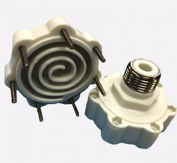 水龍頭裡的水流小，維修工人讓我自己動手，五分鐘就修好了