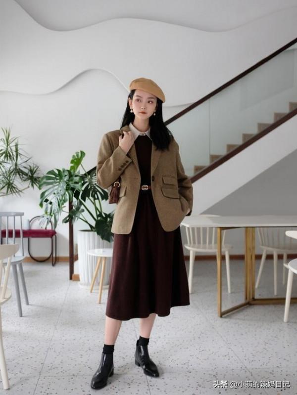 穿連衣裙時，“選對鞋子”才最重要！尤其這4雙，時髦顯高有氣場