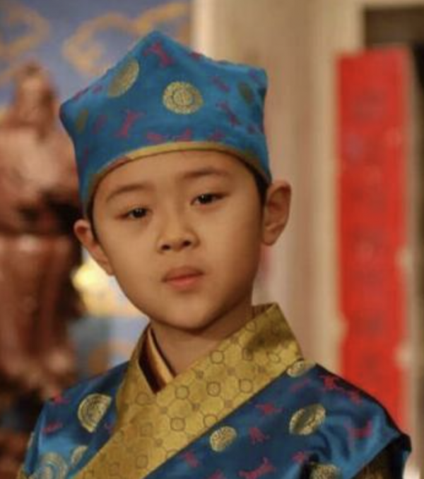 巔峰突然隱退的10位童星，命由己造：有人被判17年，有人身家破億