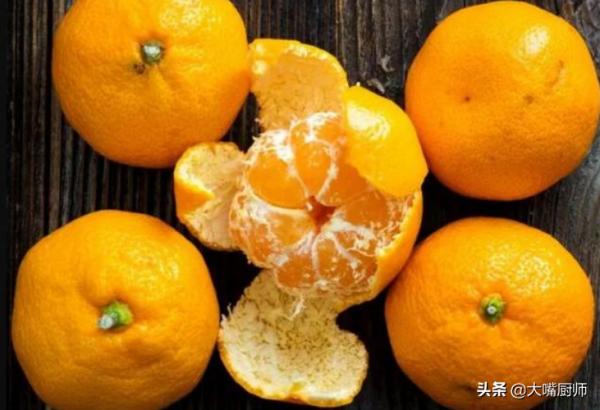 買橘子，老闆教我挑“母”的，學會4招，橘子個個皮薄，香甜多汁