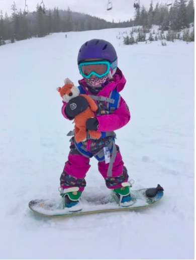 美國4歲萌娃單板攀巖越野樣樣行？爹媽超愛戶外運動，娃也不簡單