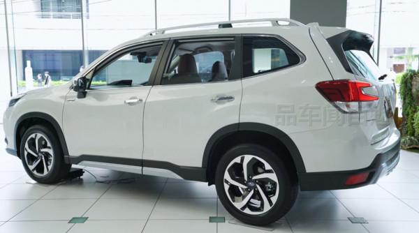 新款斯巴魯森林人現身，配備“新臉”外觀更顯兇悍，新增1.8T動力