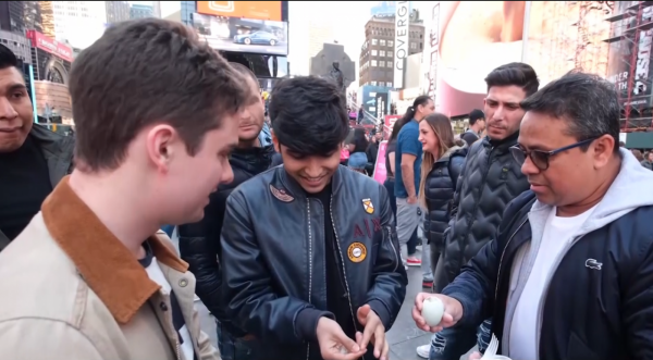 美國小夥認為中國食物不好吃,巨資買毛蛋讓老外吃,結果直呼真香 美國小夥認為中國食物不好吃,巨資買毛蛋讓老外吃,結果直呼真香