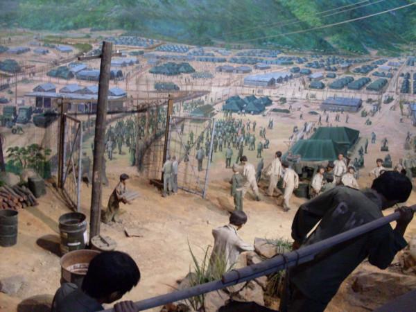 “最牛”志願軍戰俘：被抓後假意叛變，跳傘瞬間將手雷扔進敵機